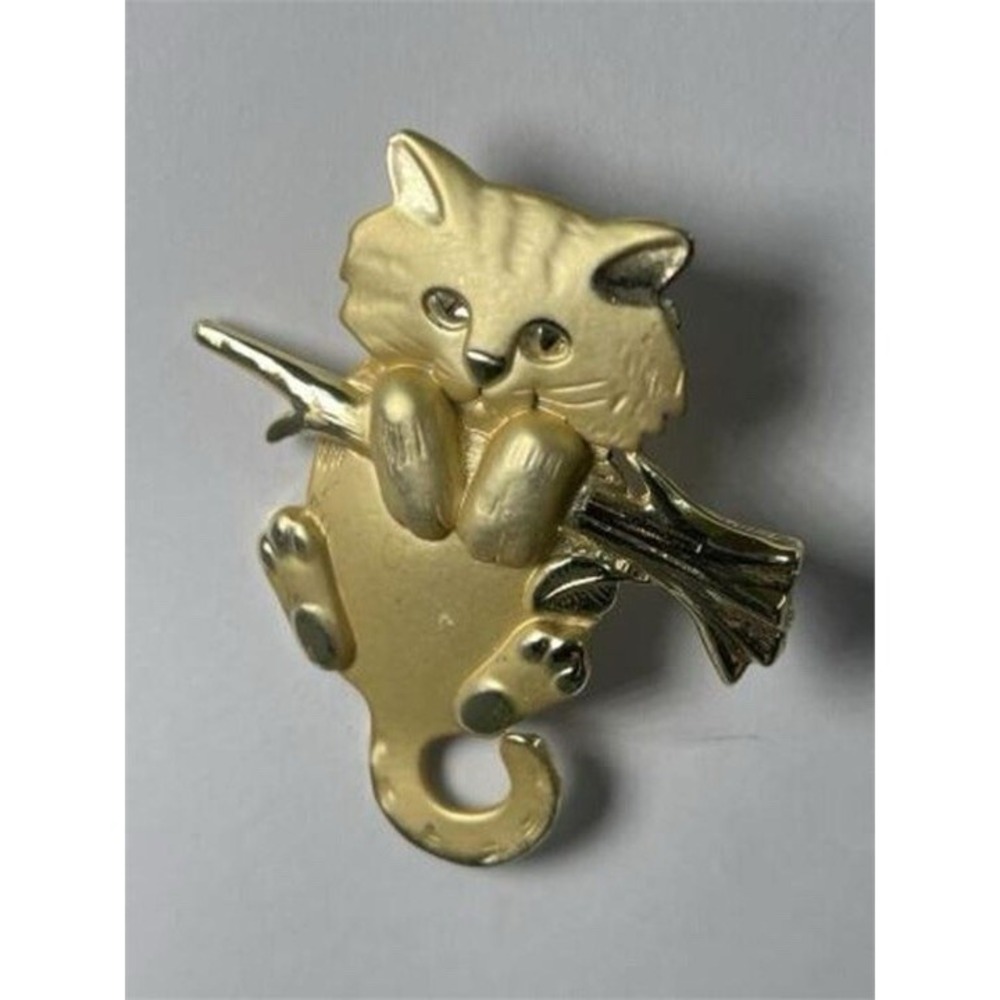 Vintage AJC Matte Shiny Gold Tone Pin Brooch Kitten Cat Hanging On Branch KJ